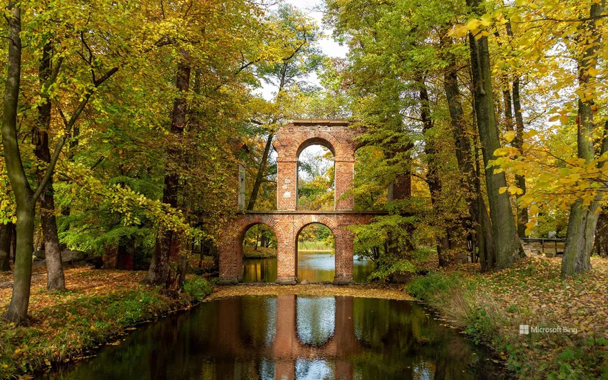 Roman-inspired aqueduct, Arkadia Park, Poland