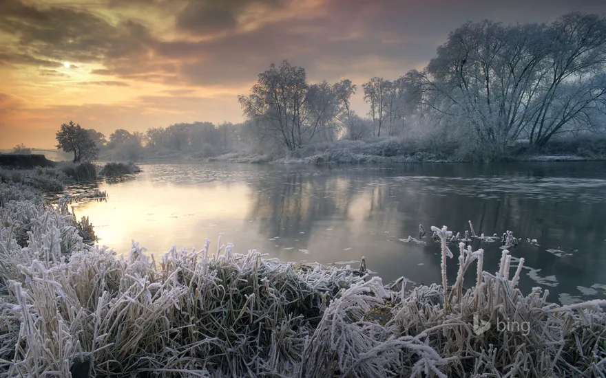 River Avon in winter, Worcestershire, England