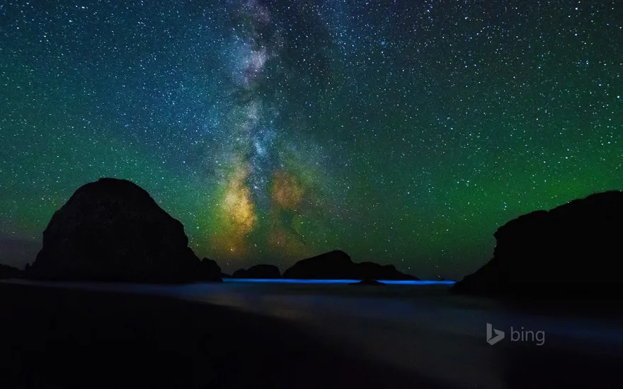 Stars above, sea sparkle below in Oregon’s Cape Sebastian State Scenic Corridor