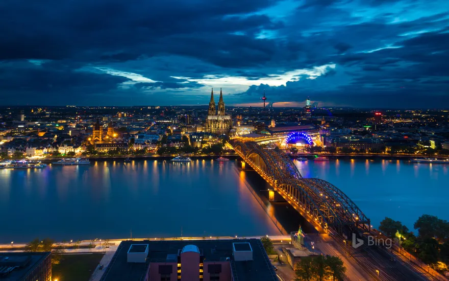 Nocturnal view of the city of Cologne, North Rhine-Westphalia