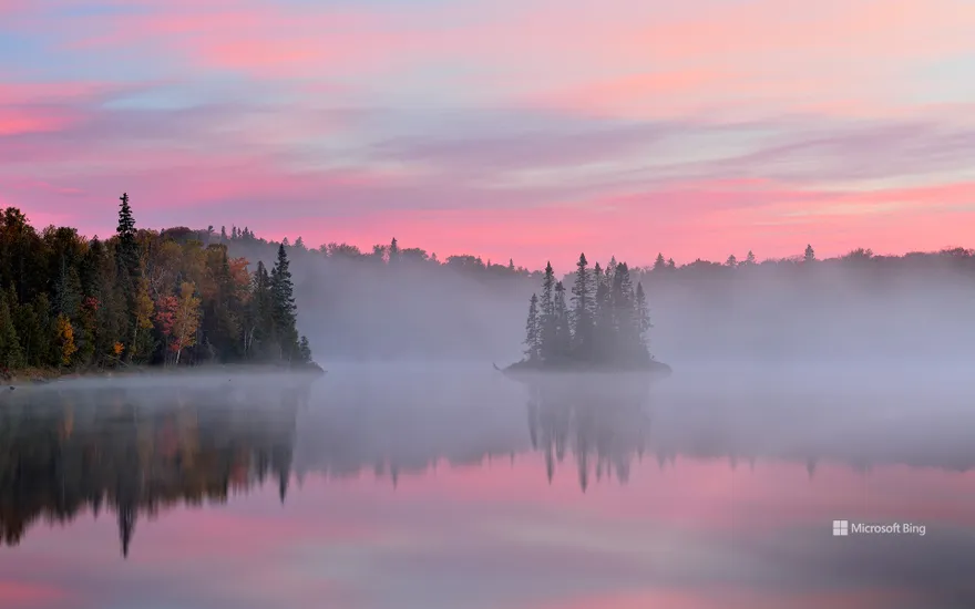 Kenny Lake at dawn, Lake Superior Provincial Park, Ontario, Canada