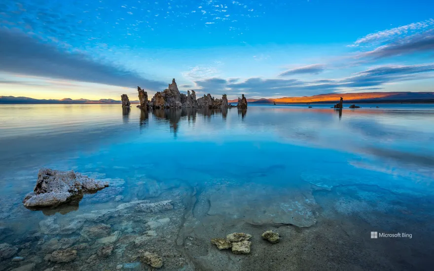 Tufa formation on Mono Lake, California, USA