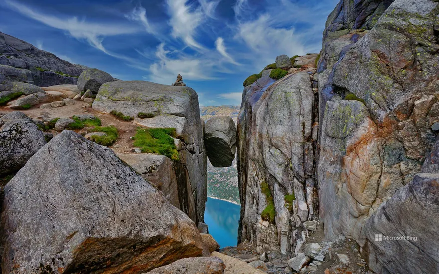 Kjeragbolten boulder, Kjerag mountain, Rogaland, Norway
