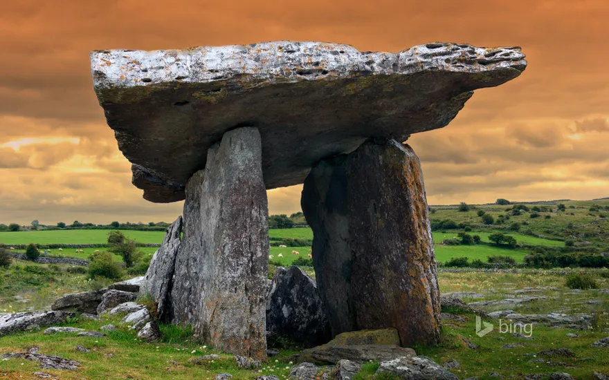 Poulnabrone dolmen, Burren National Park, Ireland