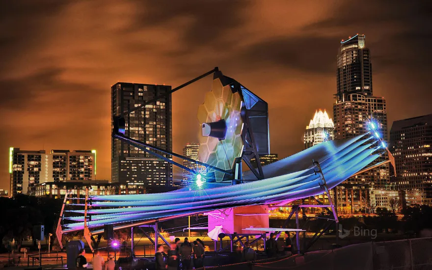 Full-scale model of the James Webb Space Telescope on display in Austin, Texas, USA