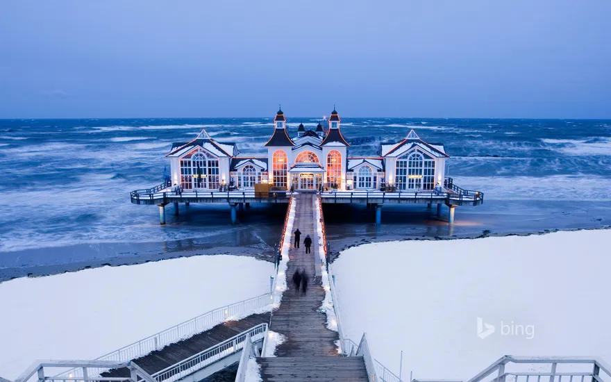 Sellin Pier in winter, Ruegen Island, Mecklenburg-Western Pomerania, Germany