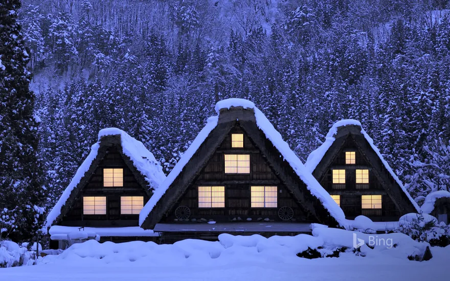 Snow-covered Gassho-style houses in Ogimachi Village in Shirakawa-gō, Japan