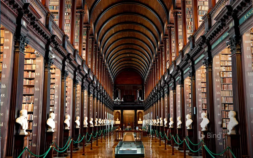 "Trinity College Library" Dublin, Ireland